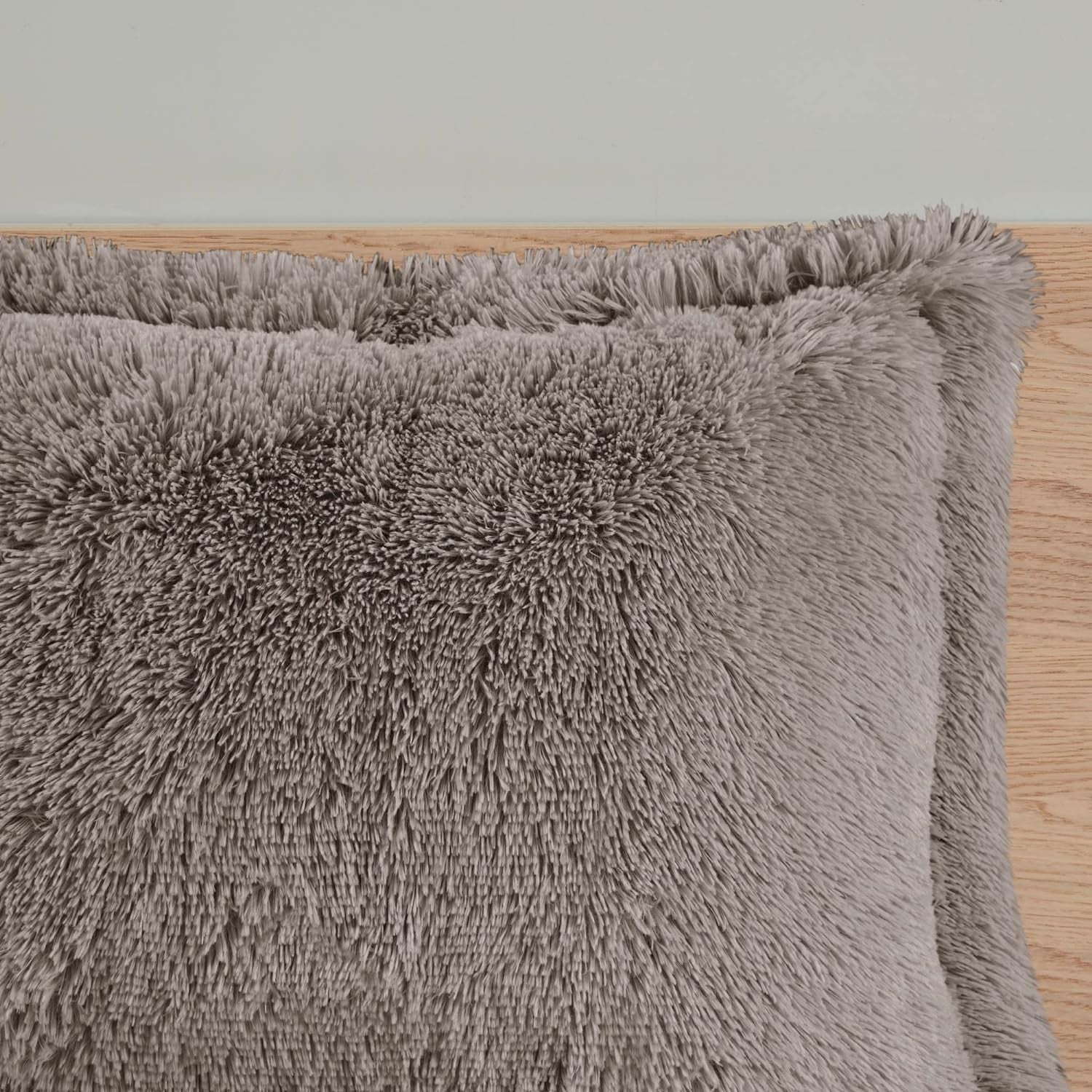 Soft Shaggy Comforter Set, Long Faux Fur Cozy down Alternative, Modern Casual Ultra Soft All Season Fluffy Bedding with Matching Sham, King/Cal King, Grey 3 Piece