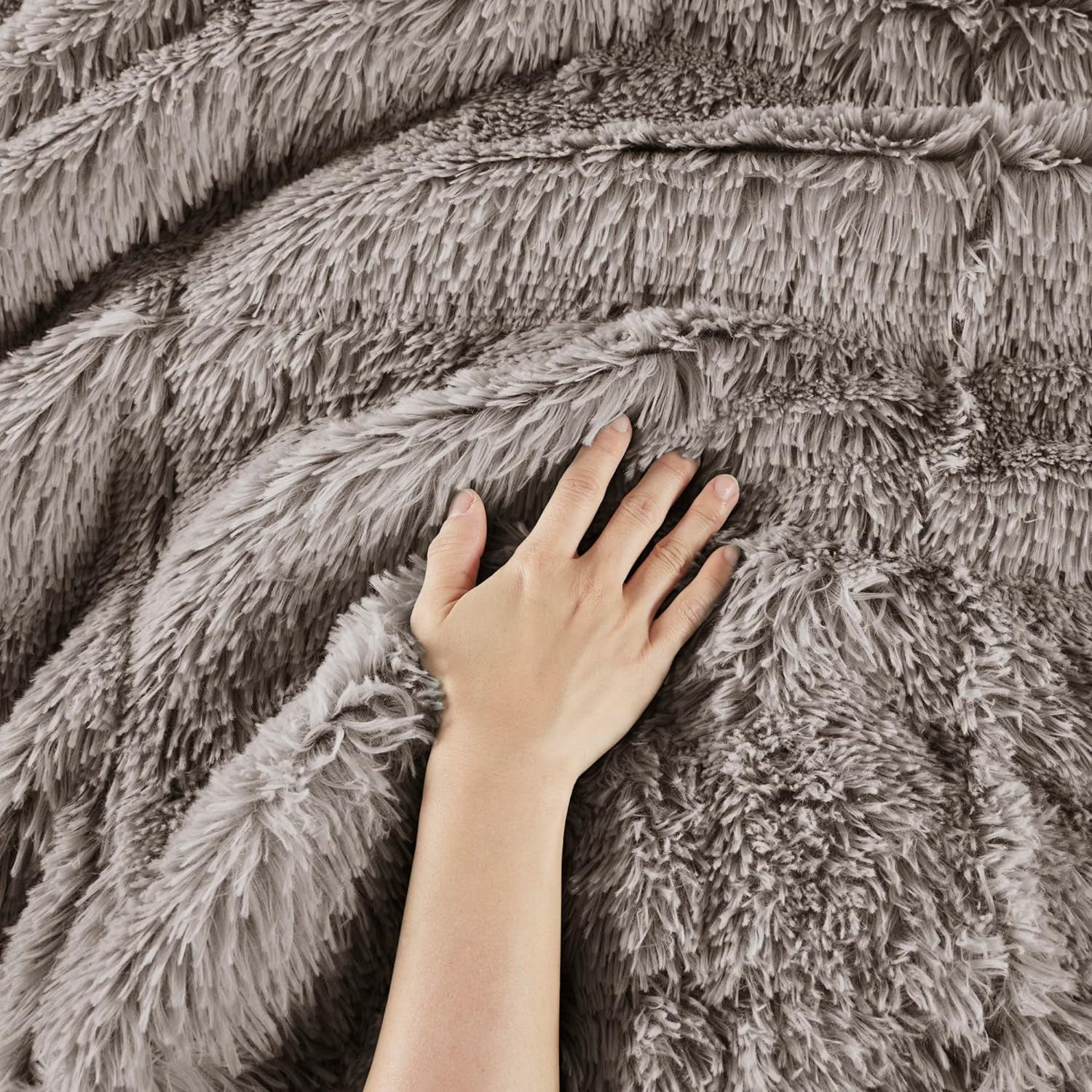 Soft Shaggy Comforter Set, Long Faux Fur Cozy down Alternative, Modern Casual Ultra Soft All Season Fluffy Bedding with Matching Sham, King/Cal King, Grey 3 Piece