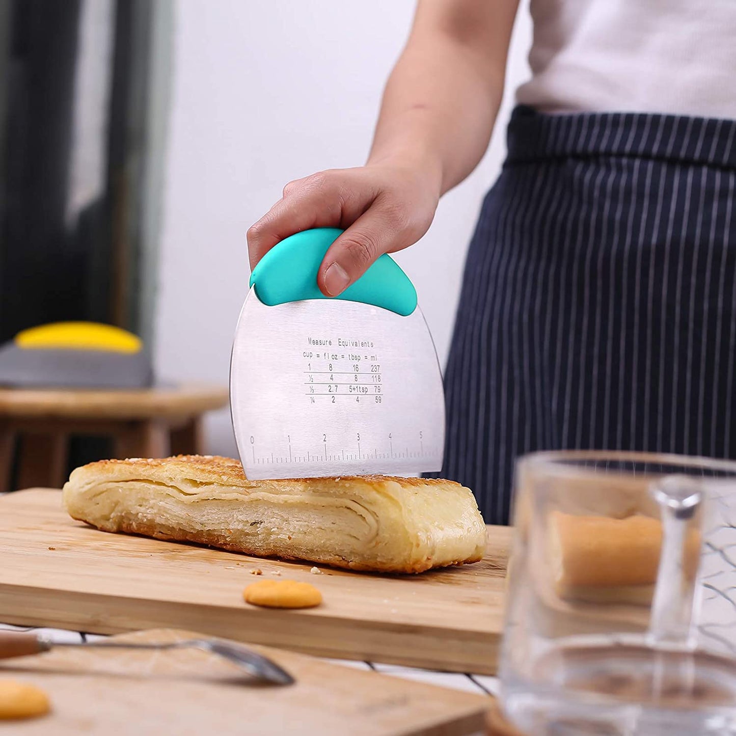 Dough Pastry Scraper Chopper/Stainless Steel Dough Scraper Cutter with Ergonomic Rubber Non-Slip Grip/Dough Scraper Cutter/Pro Pastry Pizza Cutter Chopper (Blue)