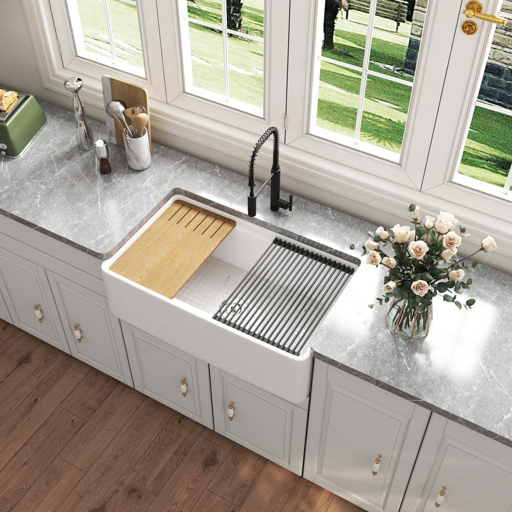 33 In. Workstation Kitchen Sink - Single Bowl Farmhouse Apron  with Cutting Board, Bottom Grid, Strainer